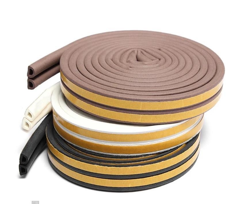 ขนาดที่กําหนดเอง D-Type EPDM Foam Adhesive Door Seal Strip ยางกันฝุ่นสําหรับประตูหน้าต่าง