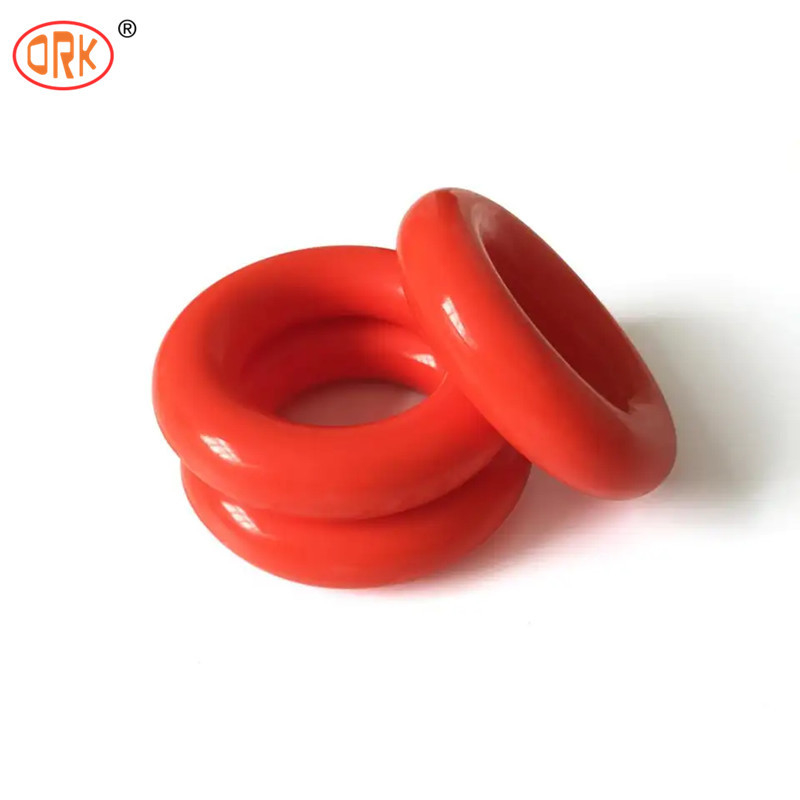 สีดํา สีแดง นุ่ม O แหวน ความต้านทานต่อการกัดกรอง อุณหภูมิ Neoprene CR ยางท่อ
